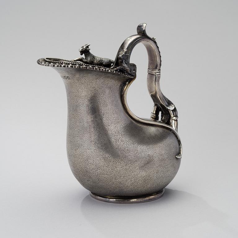 "ASKOS" VINKANNA, silver, London 1896, vikt 1077 g.