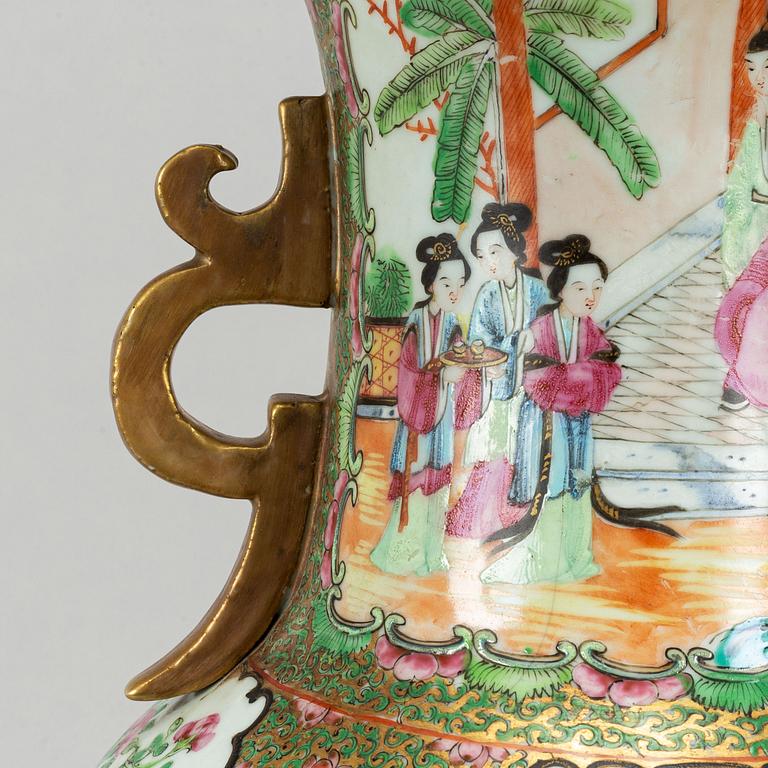A large famille rose Canton vase, late Qing dynasty.
