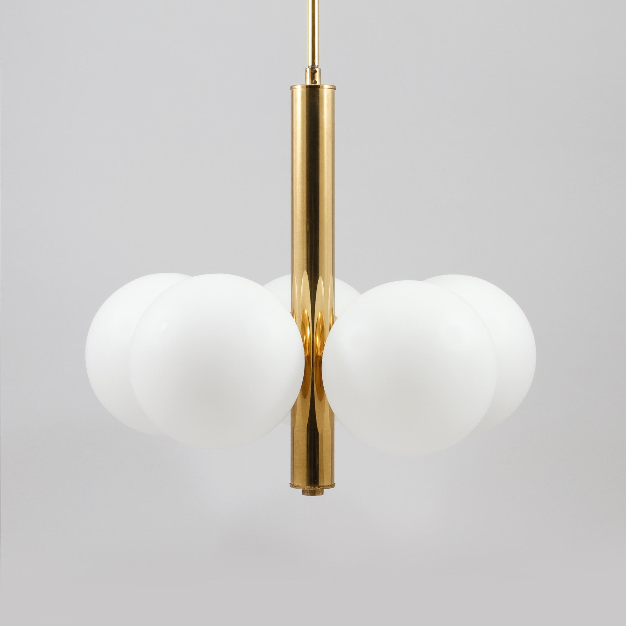 TAKLAMPA, 1900-talets andra hälft, höjd ca 81 cm.