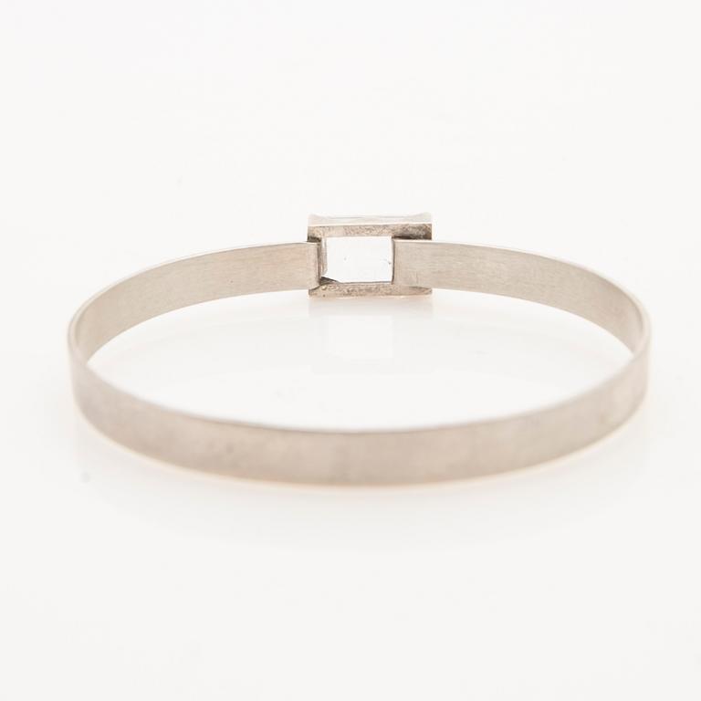 Åke Lindström för Bengt Erik Hallberg, armring, silver med bergkristall, 1973.