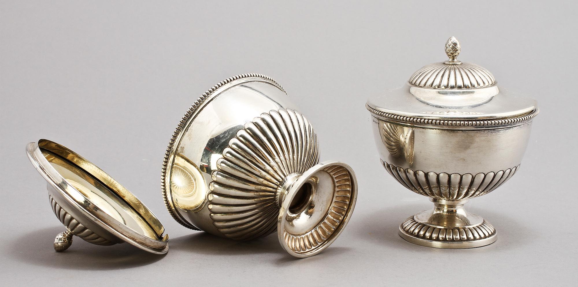 SOCKERSKÅLAR, ett par, silver, Stockholm, 1908. Vikt 523 g.