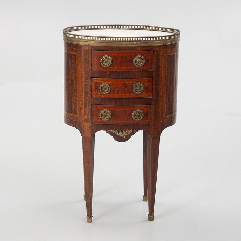 Byrå Louis XVI-stil, 1900-tal.