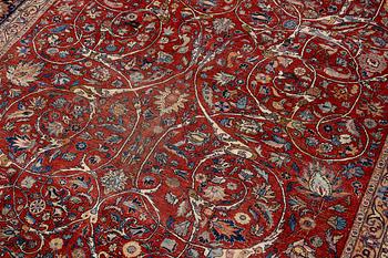 An antique central Persian carpet, c. 307 x 233 cm,