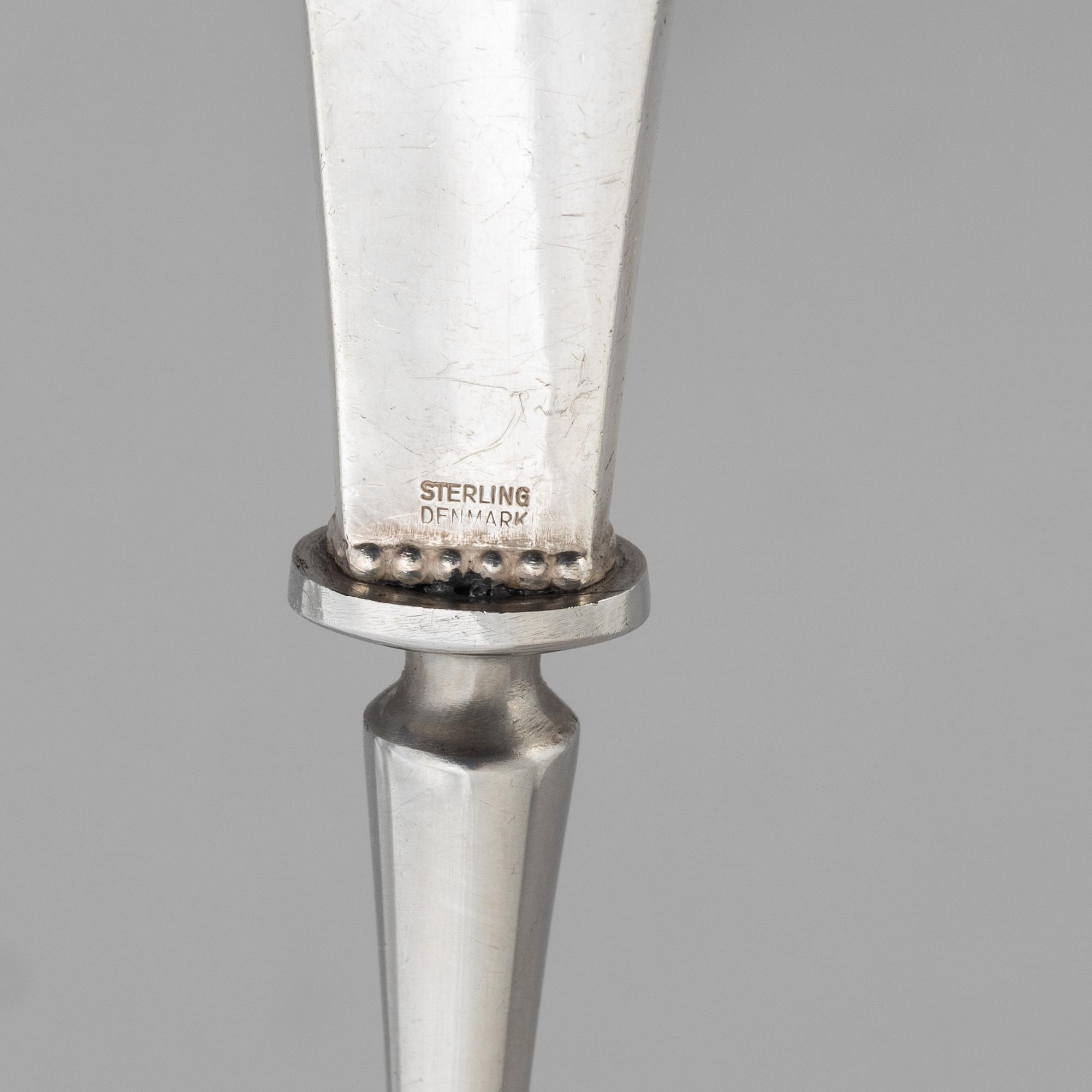 Georg Jensen, ostkniv samt osthyvel, silver,"Kugle/Beaded", Köpenhamn, Danmark efter 1950.