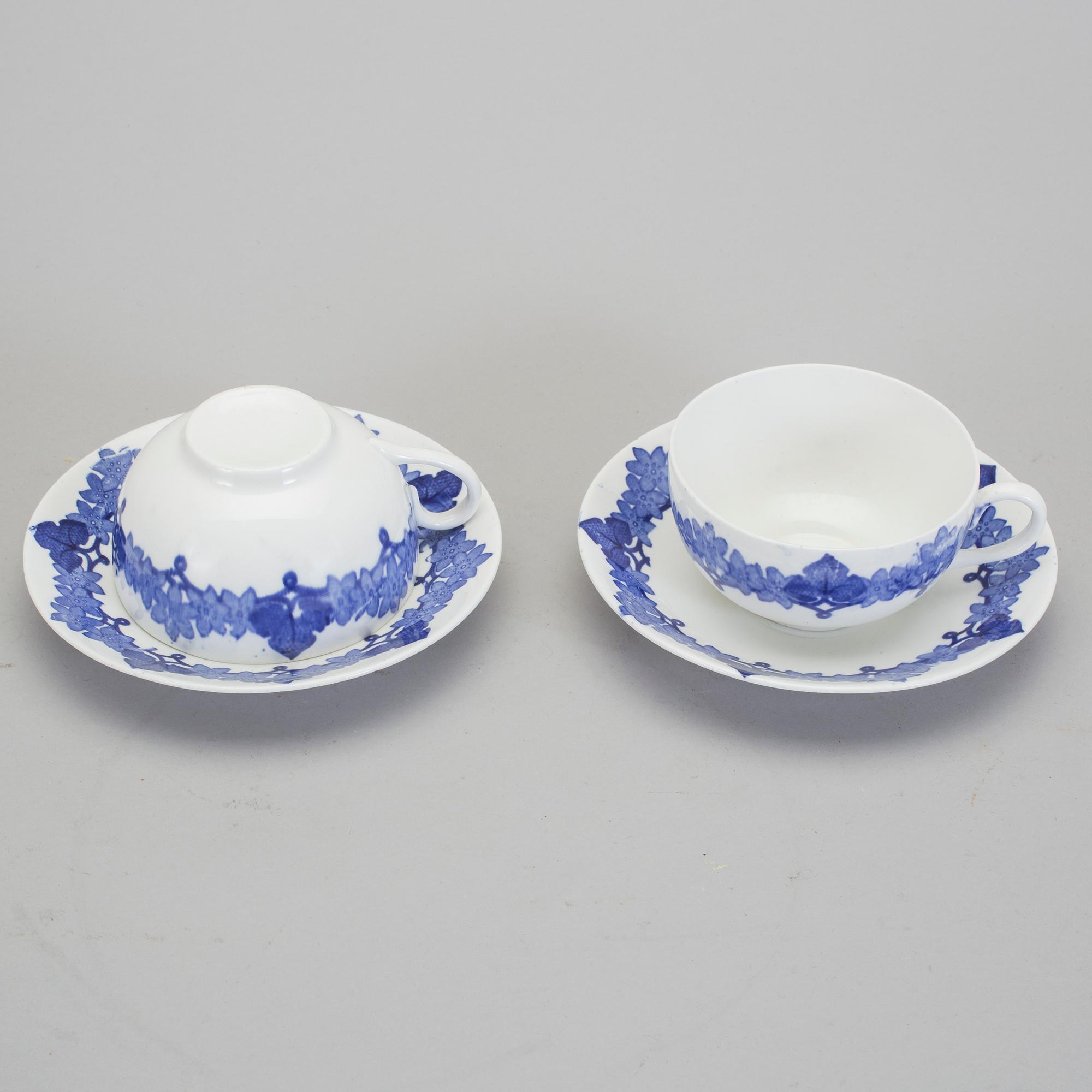 GUNNAR WENNERBERG, "Wennerberg", servisdelar 10 st. Gustavsberg, benporslin. I produktion 1917-1927.
