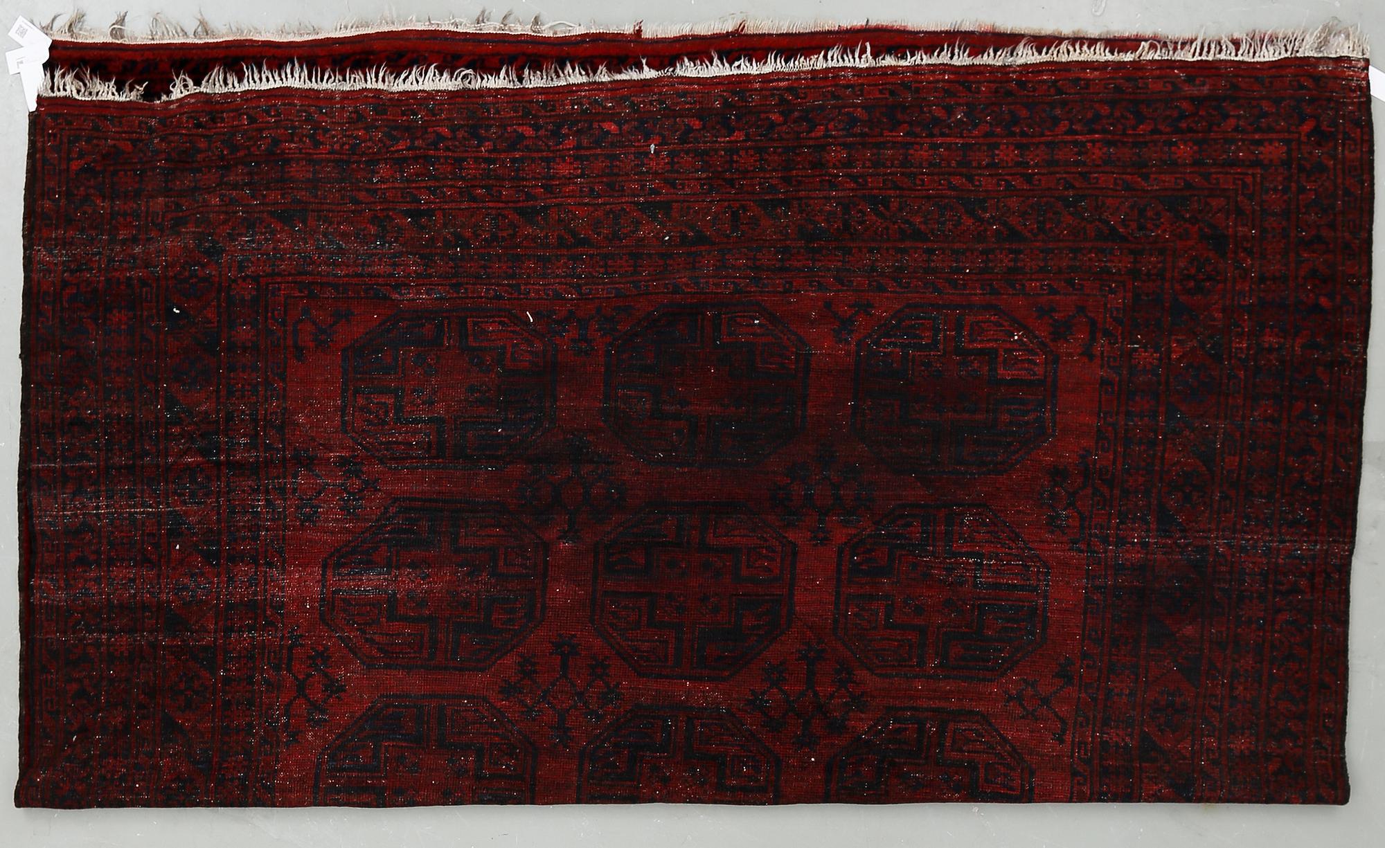 MATTA, sannolikt Afghan, old. Ca 306x271 cm.