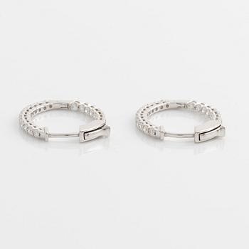 Earrings, creoles, with brilliant-cut diamonds.