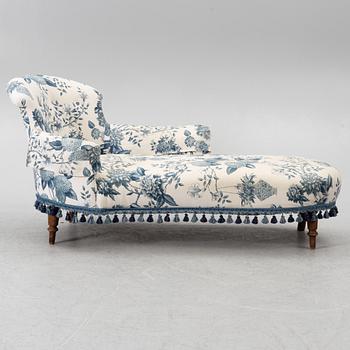 Chaise longue, from around the year 1900.