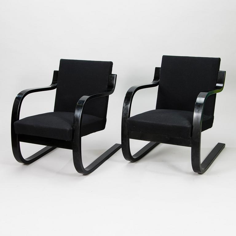 ALVAR AALTO, fåtöljer, ett par, modell 34/402, O.Y. Huonekalu- ja Rakennustyötehdas A.B. 1900-talets mitt.