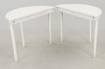 MÅNBORD, ett par, 1800-talets mitt.