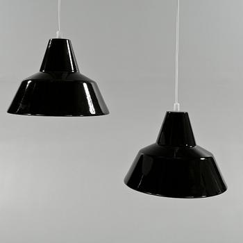 TAKLAMPOR, ett par, Vaerkstedlampa, Arne Jacobsen, Louis Poulsen, 1900-talets andra hälft. Höjd ca 22 cm.