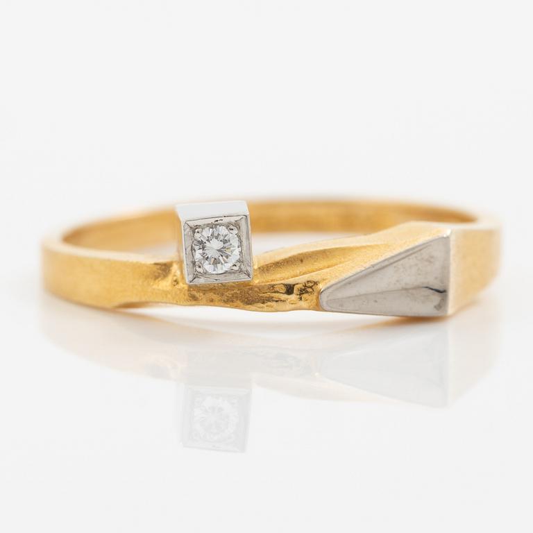 Lapponia, ring, 18K gold with a round brilliant-cut diamond, Finland 1980.
