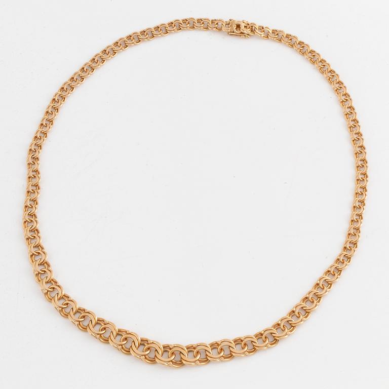 18K gold necklace.