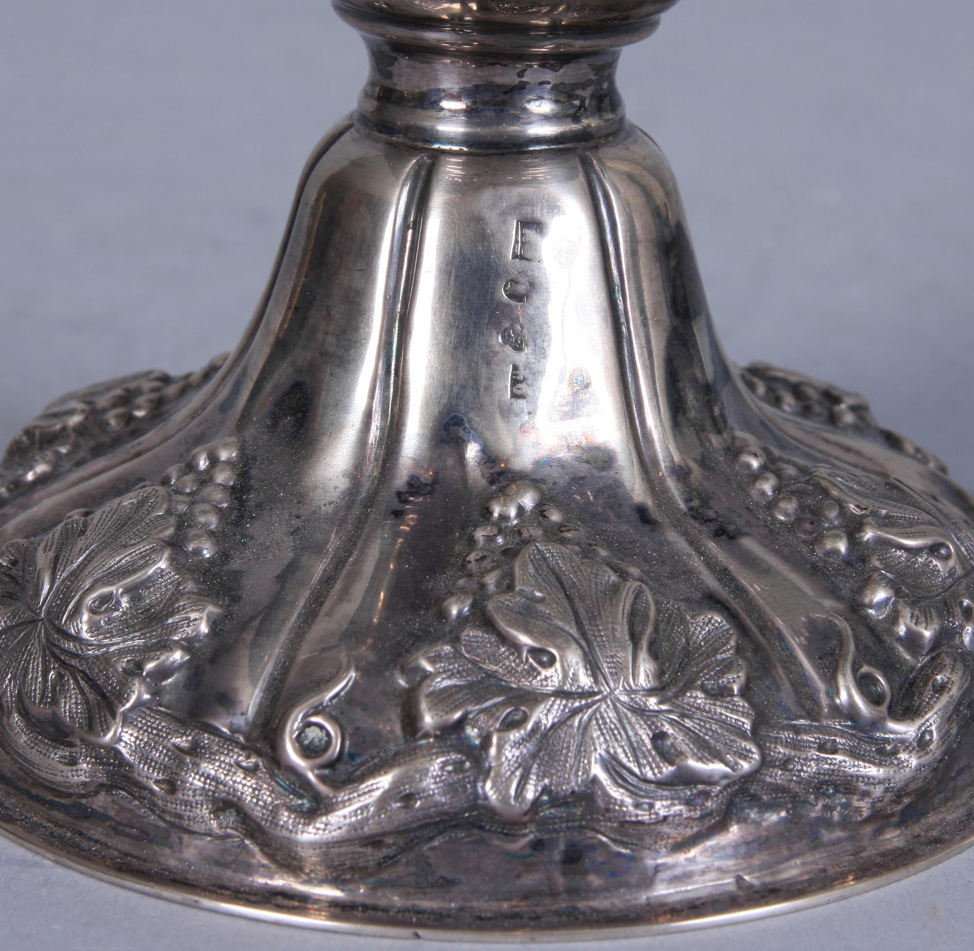 SKÅL PÅ FOT, silver, otydliga stämplar. 406 gram.