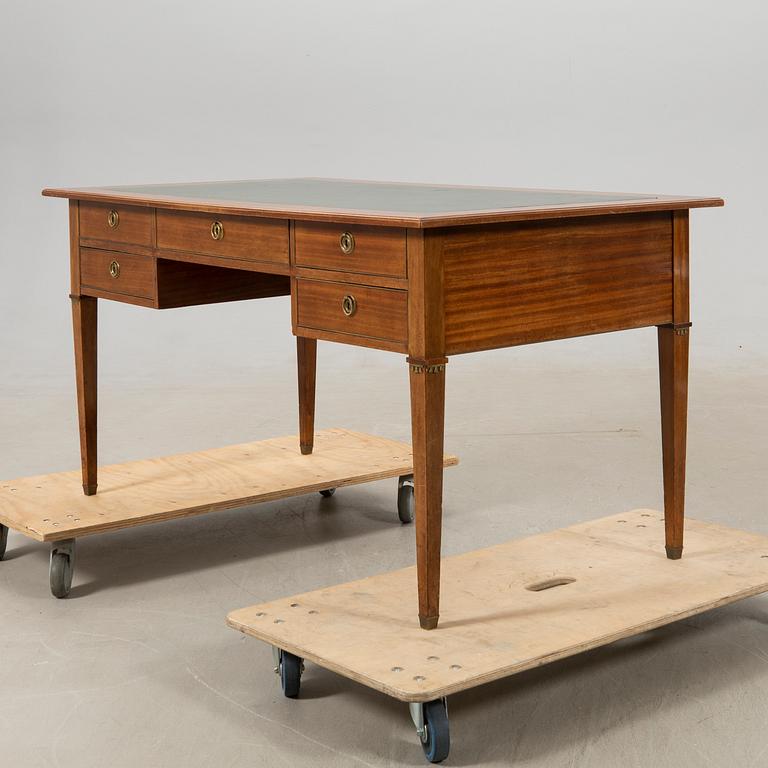 Desk in the Gustavian style, first half of the 20th century.