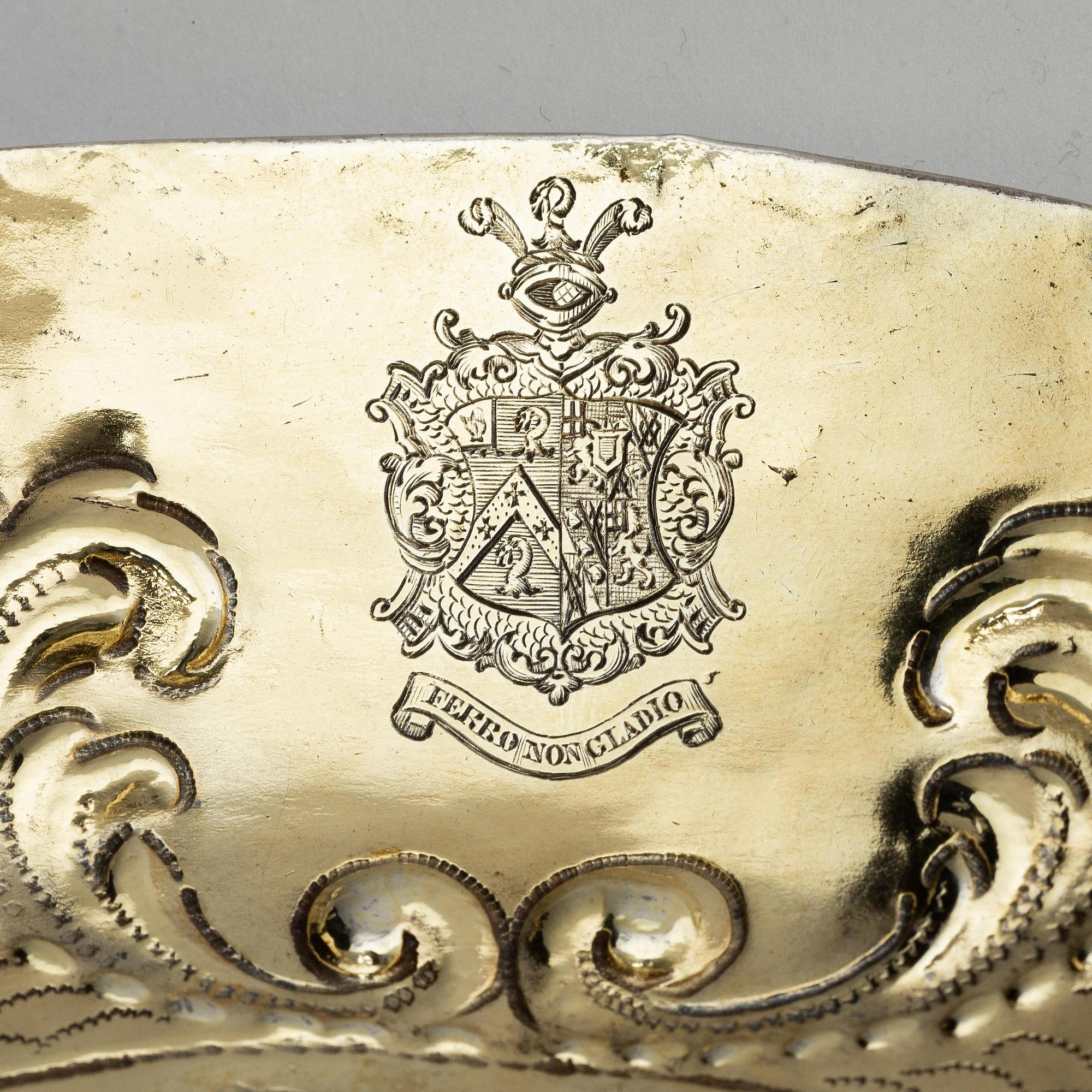 Konfektskål, förgyllt silver. Otydlig mästarstämpel, möjligen Theodor Menth (verksam 1685-1700), Augsburg. Barock.