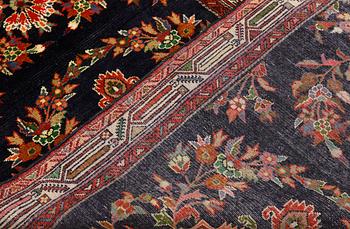 A Hamadan runner, ca 310 x 105 cm.