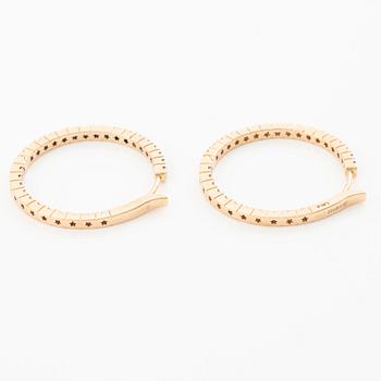 Örhängen 18K roséguld med briljantslipade diamanter.
