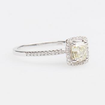 RING, 14K vitguld med fasettslipad gul diamant ca 0.70 ct.