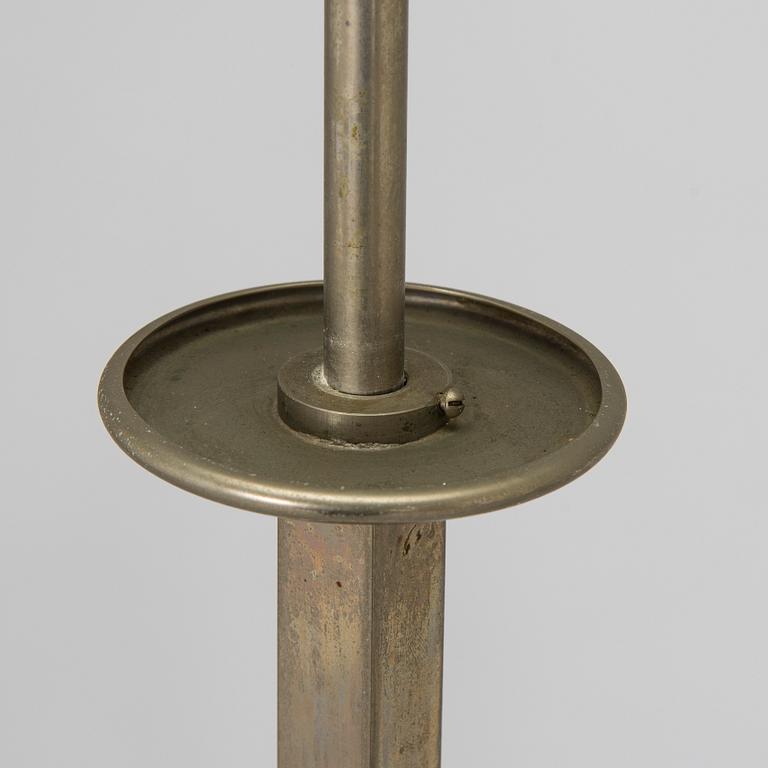 Paavo Tynell, A 1930s made to order chandelier for Taito.