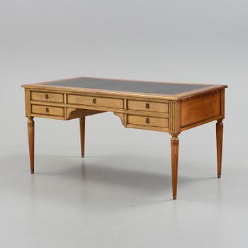 SKRIVBORD, Louis Seize-stil, 1900-talets andra hälft.