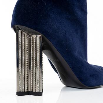 Louis Vuitton, stövletter, "Blue Velvet Crystal Heel Boot", storlek 37.