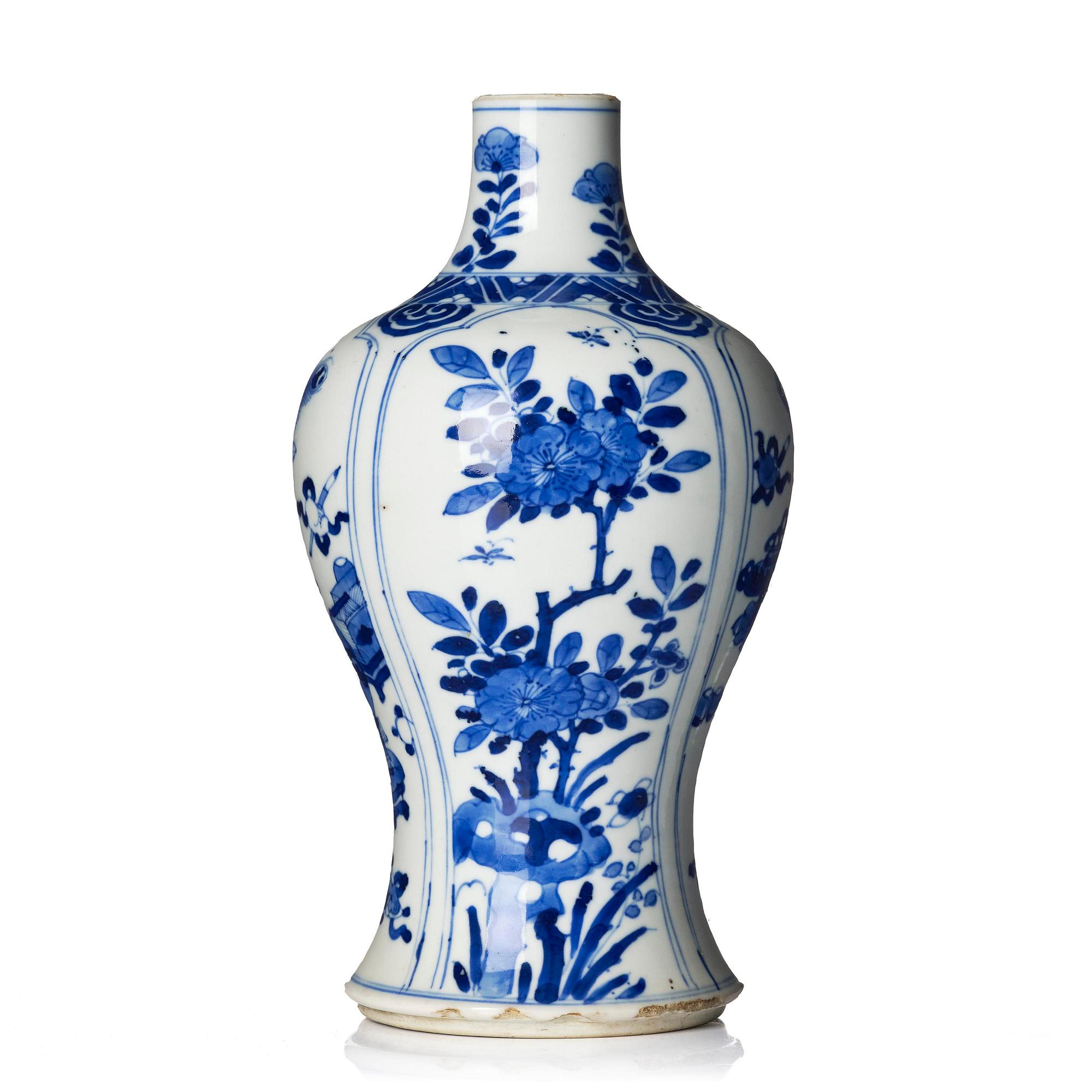 Vas, porslin. Qingdynastin, Kangxi (1662-1722).