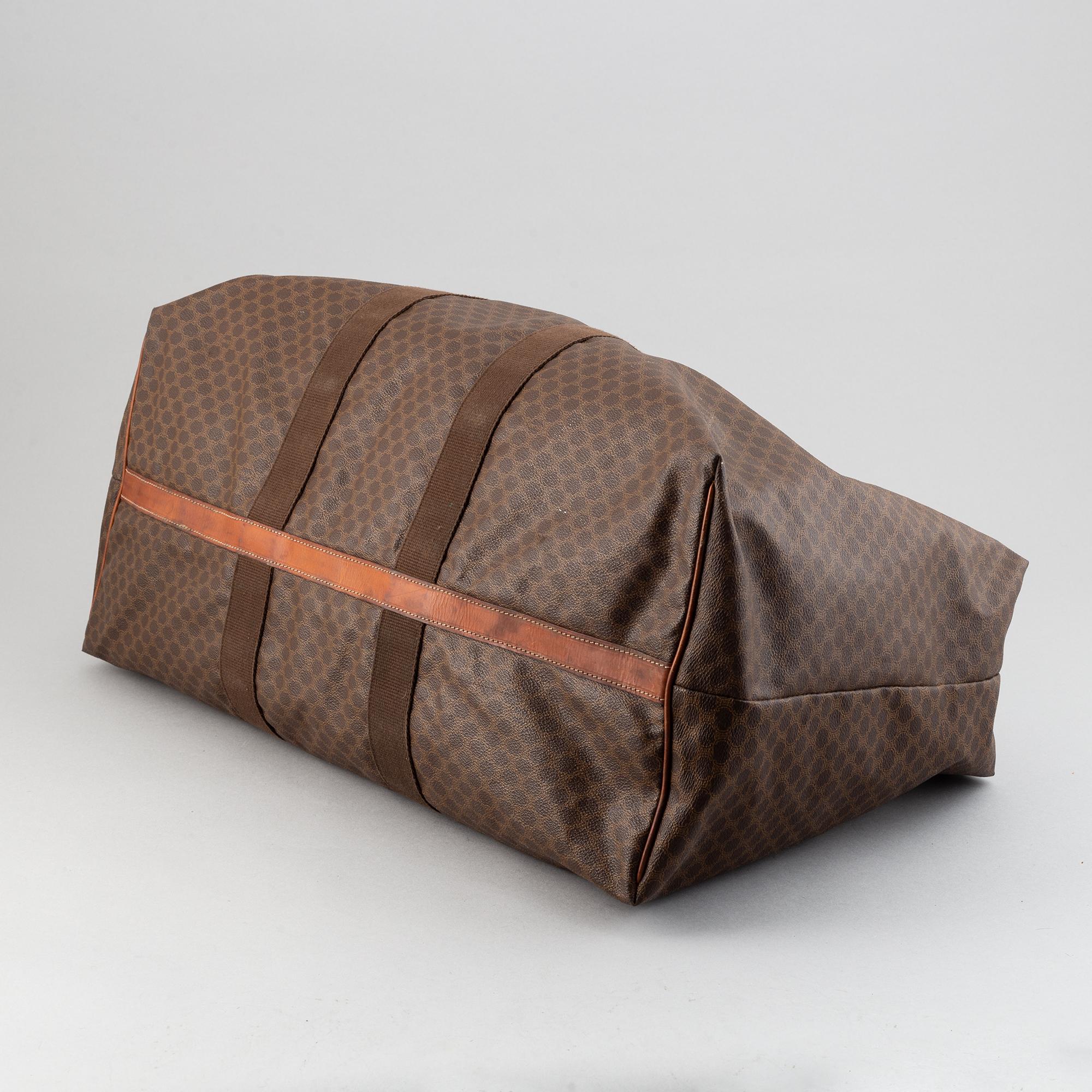 Céline, a canvas weekendbag.