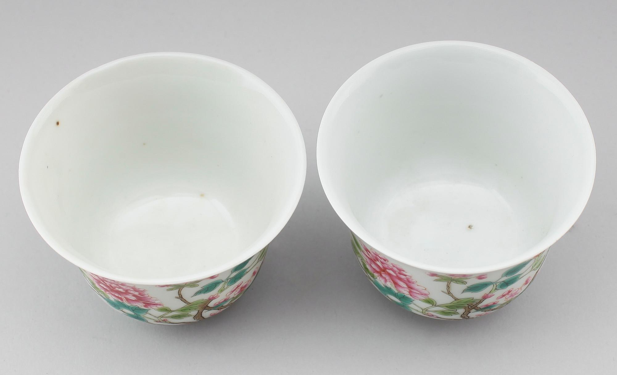 SKÅLAR, 1 par, porslin, Kina, 1900-tal.