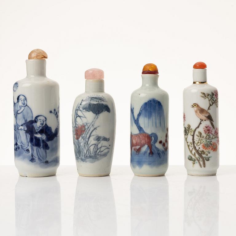 A group of seven Chinese porcelain snuff bottles, late Qing dynasty and 20th century.