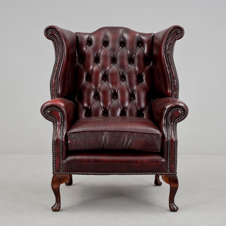 FÅTÖLJ, Chesterfield-modell, 1900-talets andra hälft.