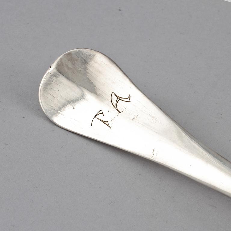 RAGUSKED, silver, möjligen England, 1800-tal. Vikt 195 g.