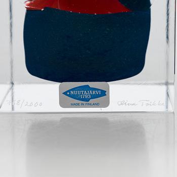 Oiva Toikka, an annual glass cube, signed Oiva Toikka Nuutajärvi 1991, 768/2000.