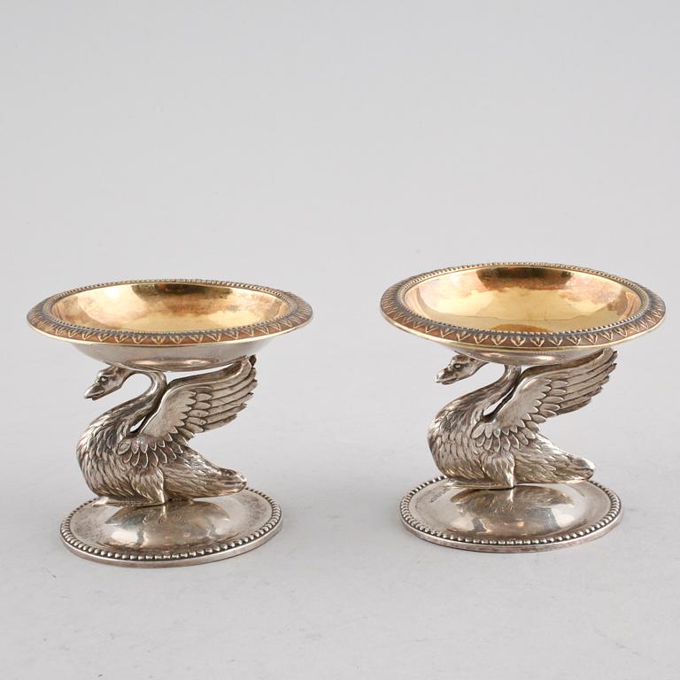 A pair of silver salt cellar designed by Adolf Zethelius in Stockholm, 1815. Weight 145 gram.