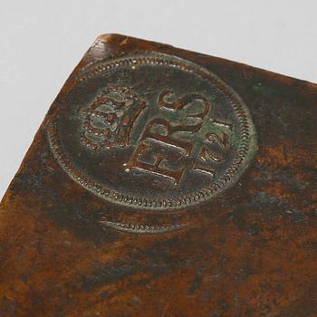 PLÅTMYNT, 4 daler, daterad 1721.