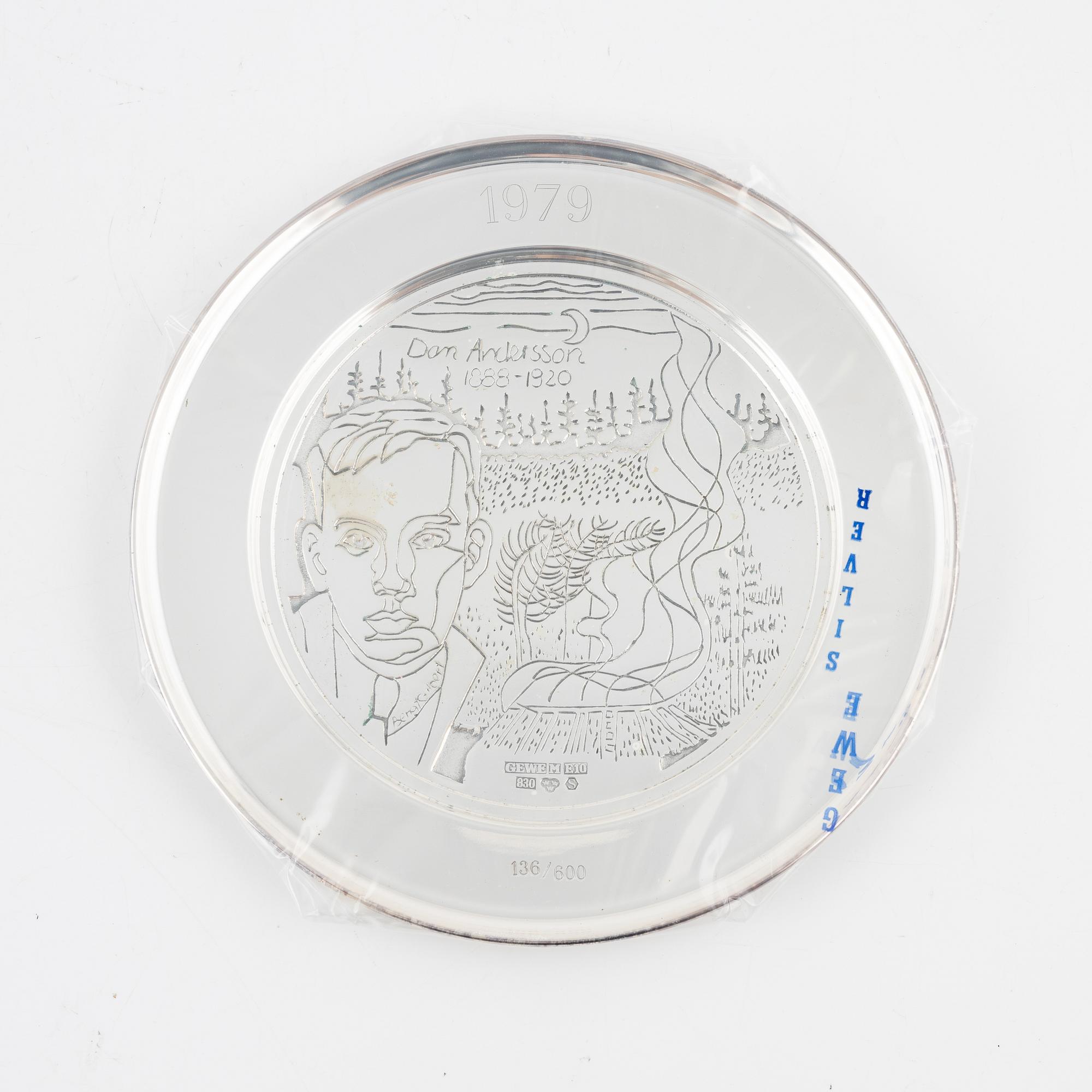 Årsskålar/årstallrikar, 8 st, silver, GEWE, Malmö. 1975-81.