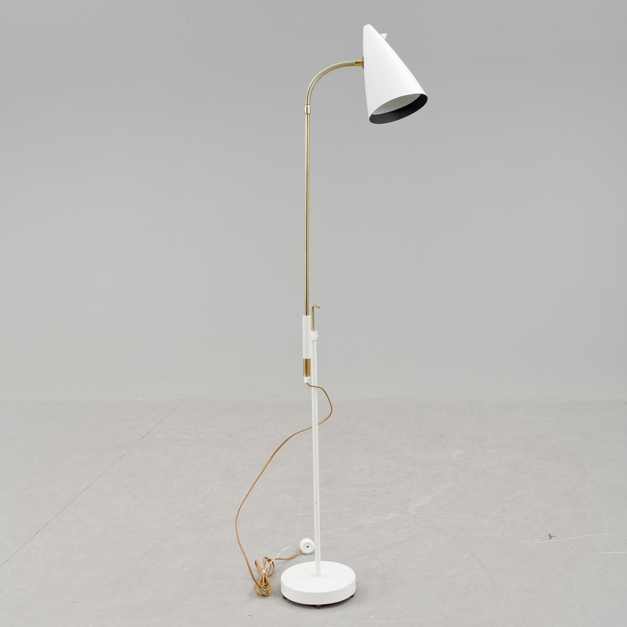 GOLVLAMPA, 1900-talets mitt.