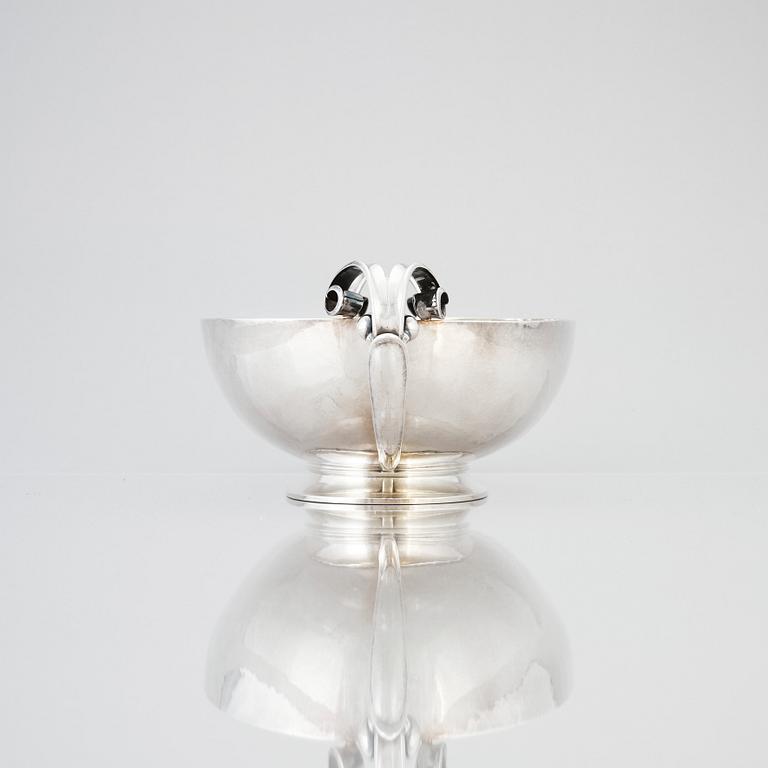 Harald Nielsen, a sterling silver jardinière, Georg Jensen, Copenhagen 1945-77, design nr 622B.