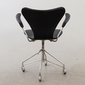 ARNE JACOBSEN, kontorsstol, "Sjuan", Fritz Hansen, 1950/60-tal.