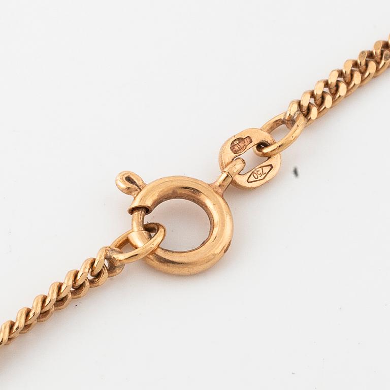 A pendant by Gramens Guldsmide, Onsala.