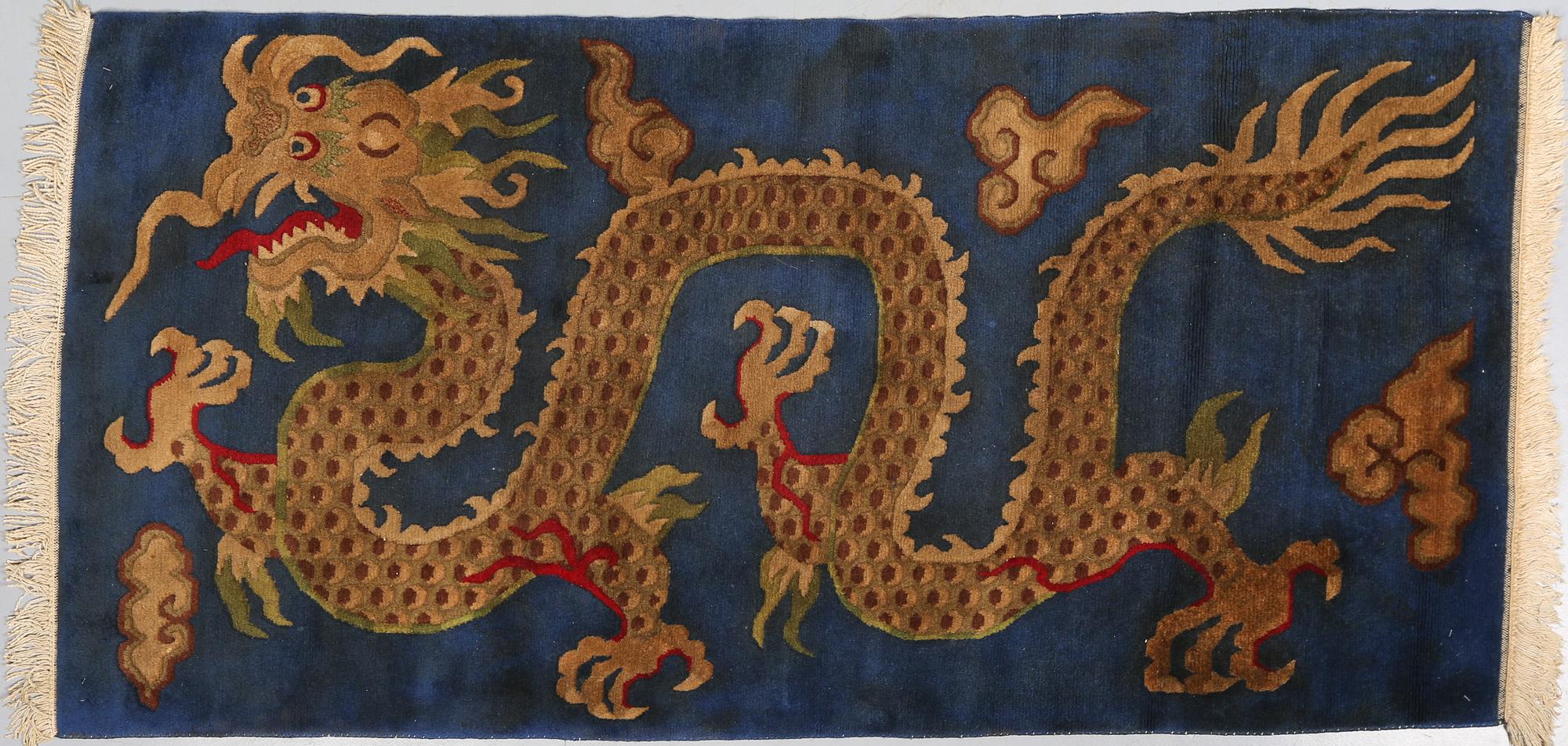 MATTA, Kina, 178 x 91 cm, 1900-talet senare del.