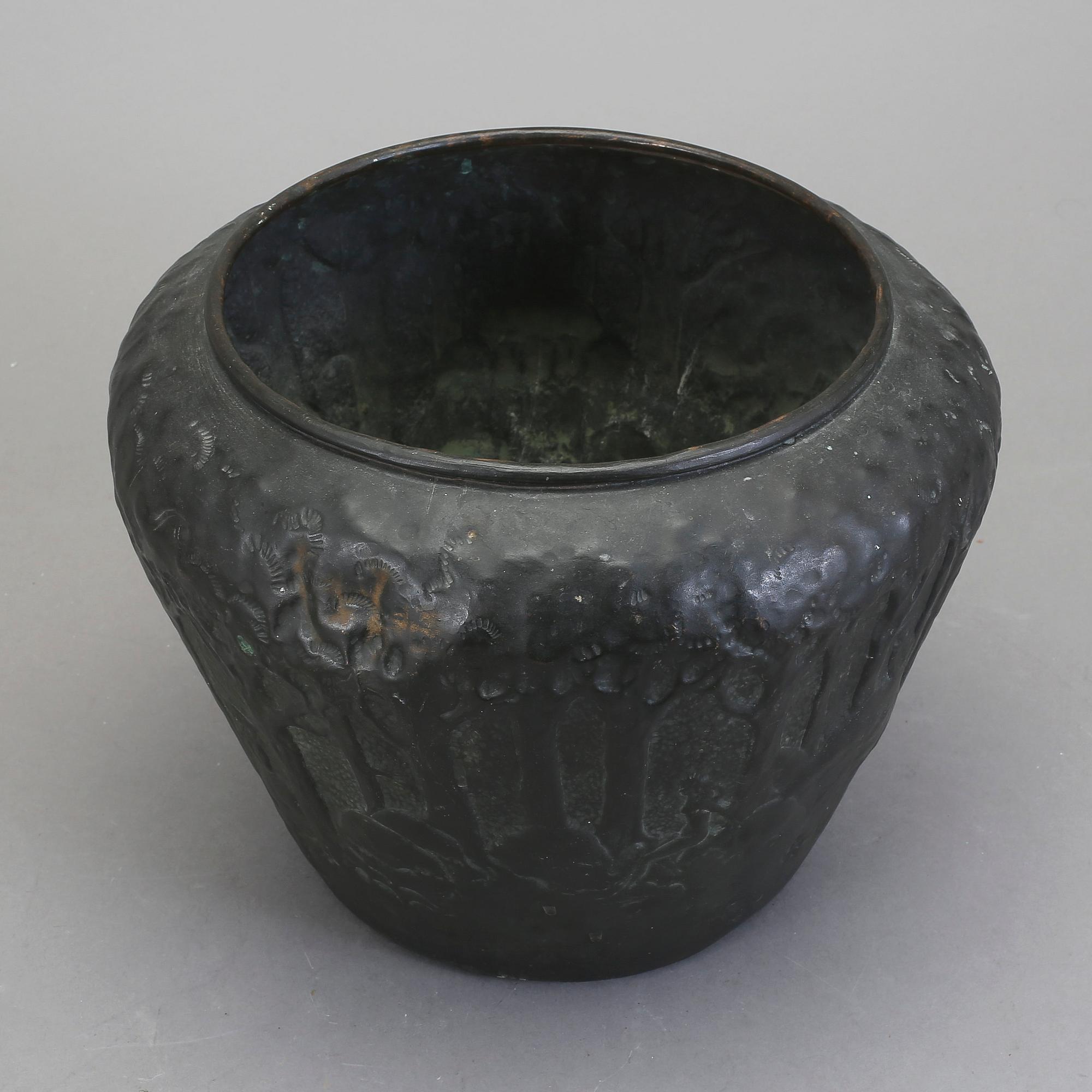 YTTERFODER, koppar, jugend, med otydlig monogrammärkning, dat -23?.