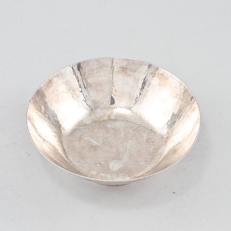 SKÅL, silver, Löfman, MGAB, Uppsala, 1977. Vikt 275 g.