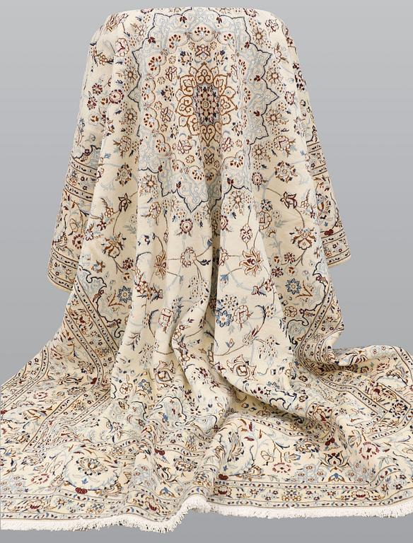Rug, Nain, part silk, so-called 9LAA, approx. 403 x 303 cm.