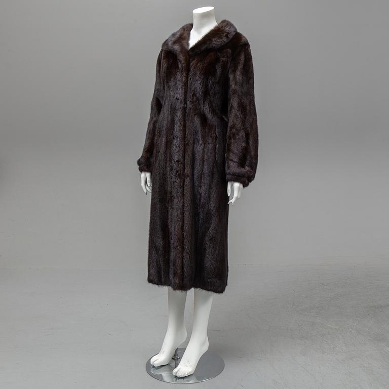 A mink fur, size ca 38.