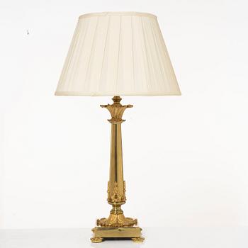 Table lamp.