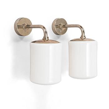 Paavo Tynell, a pair of mid-20th-century '7239' wall lights for Taito.