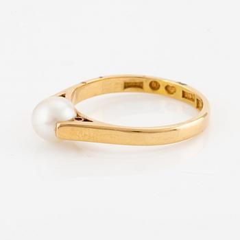 Ring, 18K gold with cultured pearl.