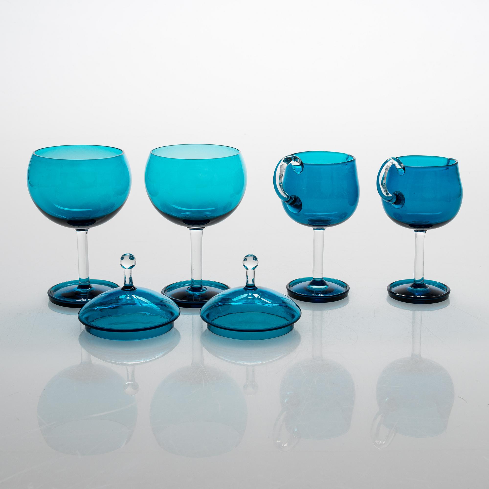 Nanny Still, A 14-piece set of 1960s 'Harlekiini' glass tableware, Riihimäen Lasi, Finland.