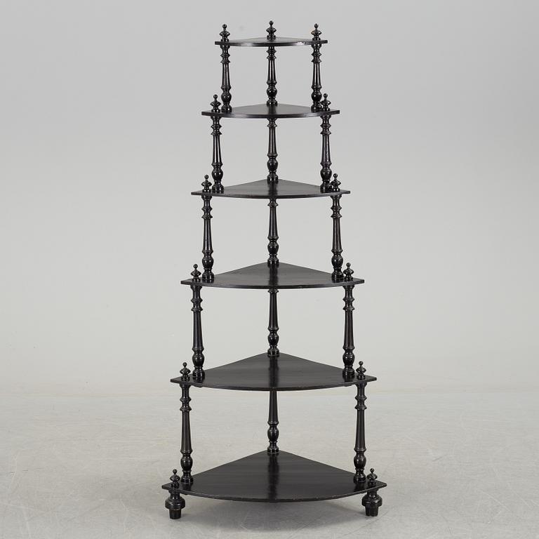 HÖRNHYLLA, 1900-talets första hälft.